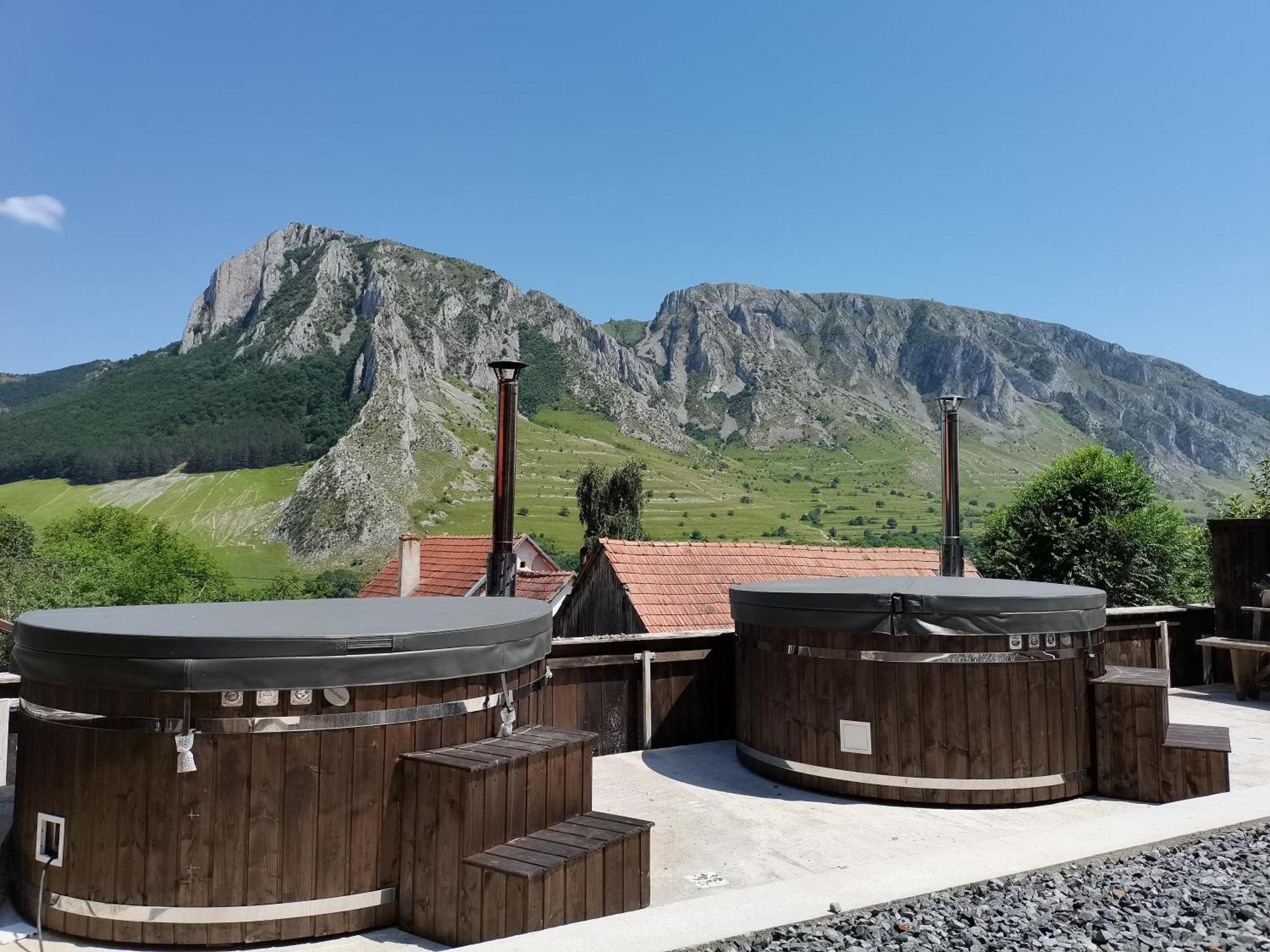 Long Rock Chalets Rimetea Eksteriør bilde